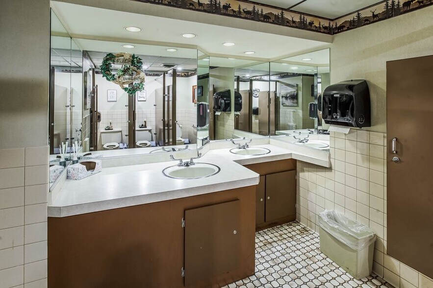 More Photos Of 6012 County K, Rhinelander Restaurant For Sale