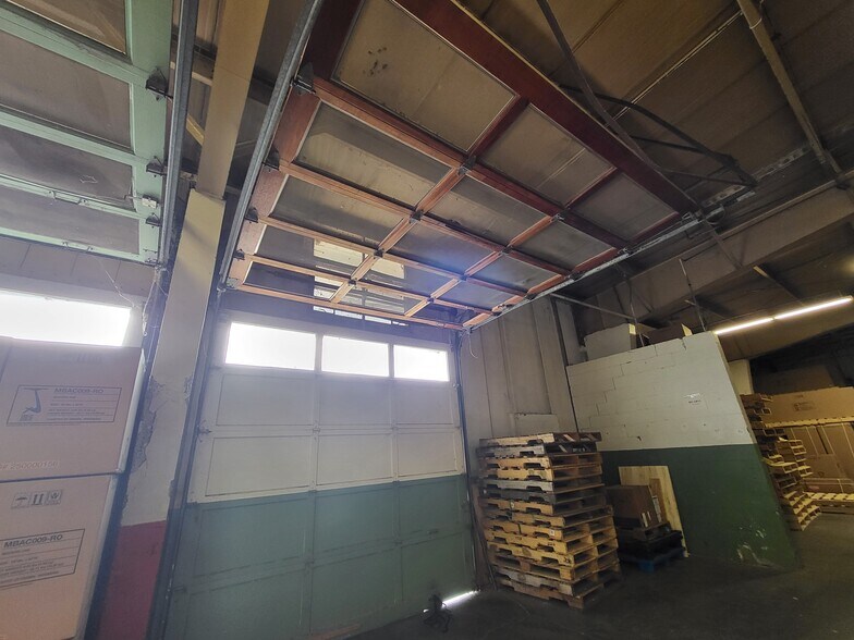 More Photos Of 516 Adele Ave, Joplin Distribution For Sale