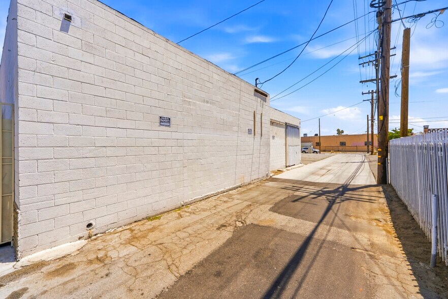More Photos Of 4810 Firestone Blvd, South Gate Unknown For Lease