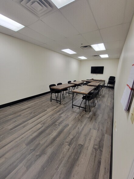 More Photos Of 1017-1067 Mason Ave, Daytona Beach Unknown For Lease