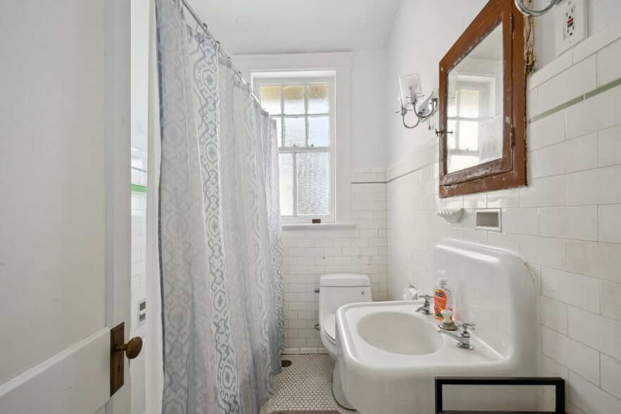 More Photos Of 1730 Prytania St, New Orleans Apartments For Sale