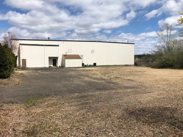 More Photos Of 45 Connair Rd, Orange Light Manufacturing For Lease