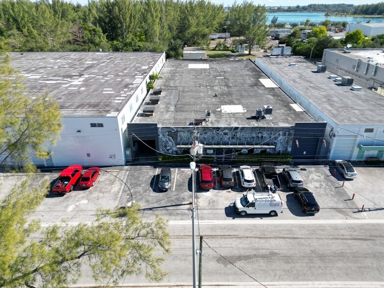 More Photos Of 7555-7575 W 2nd Ct, Hialeah Warehouse For Sale