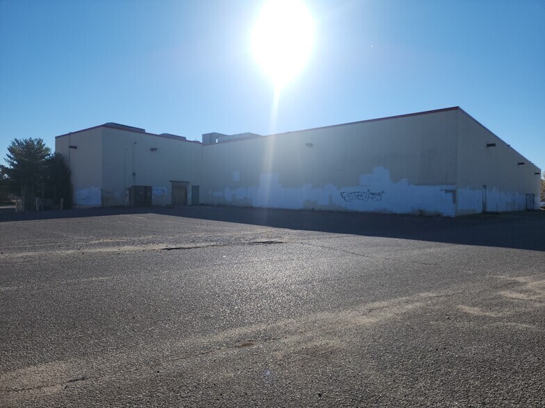 More Photos Of 1137 3rd Ave, Terre Haute Supermarket For Sale