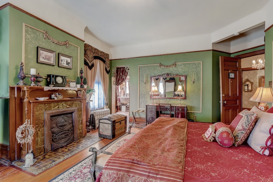 More Photos Of 3209 W Wells St, Milwaukee Hospitality For Sale