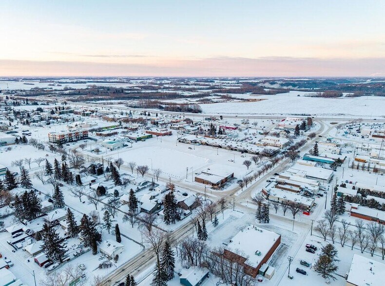 More Photos Of 34 Athabasca Av, Devon Storefront For Sale