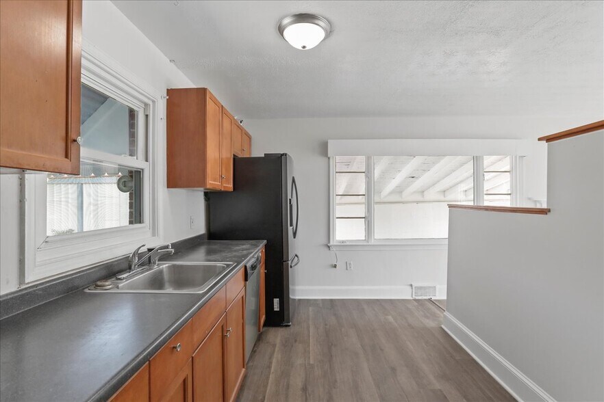 More Photos Of 2109 Valley Ave, Winchester Medical For Sale