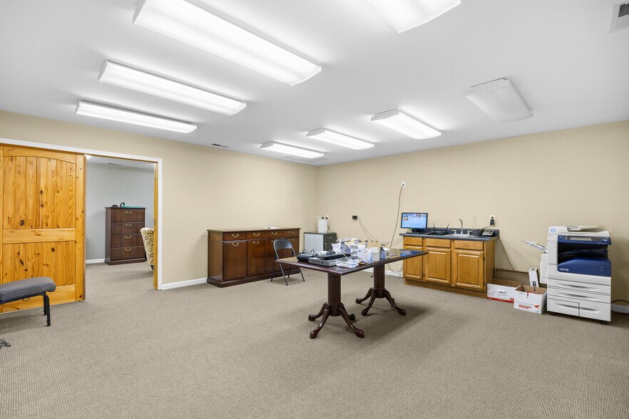 More Photos Of 69 Jessamine Ave, Georgetown Flex For Lease