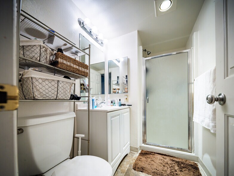 More Photos Of 550 SE 5th Ave, Canby Apartments For Sale