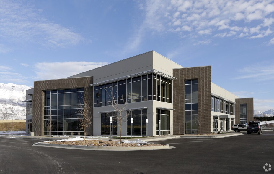 More Photos Of 2578 W 600 N, Lindon Office For Lease