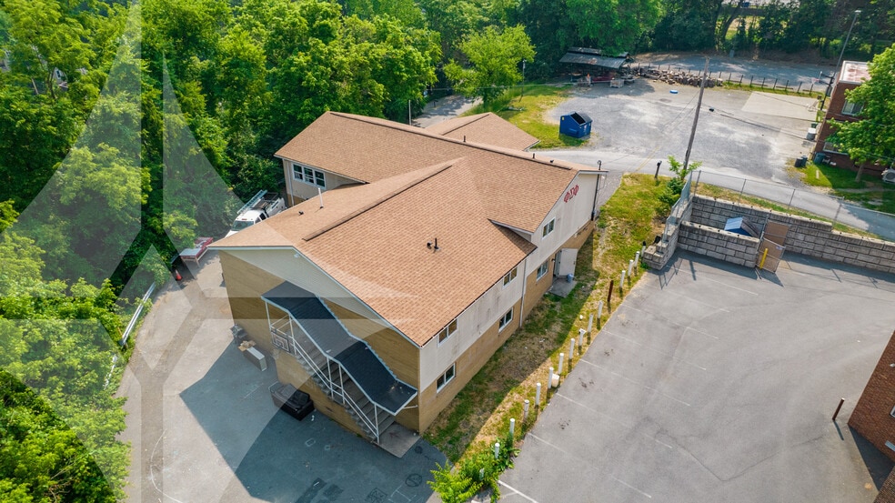 More Photos Of 112 Waverly St, Morgantown Sorority Fraternity House For Sale