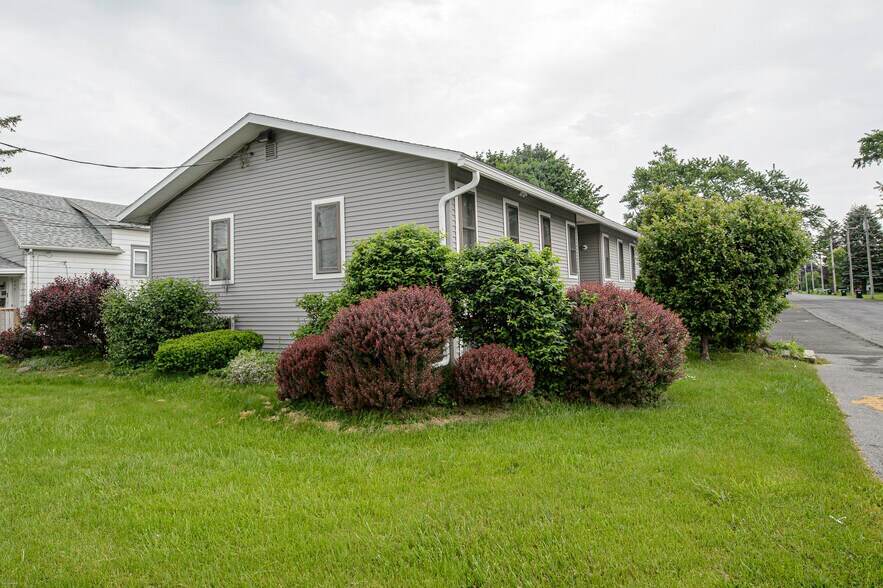 More Photos Of 2500 Brewerton Rd, Mattydale Office Residential For Lease