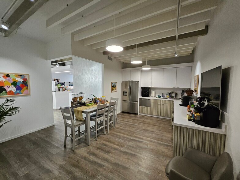 More Photos Of 1635 Pontius Ave, Los Angeles Medical For Sale