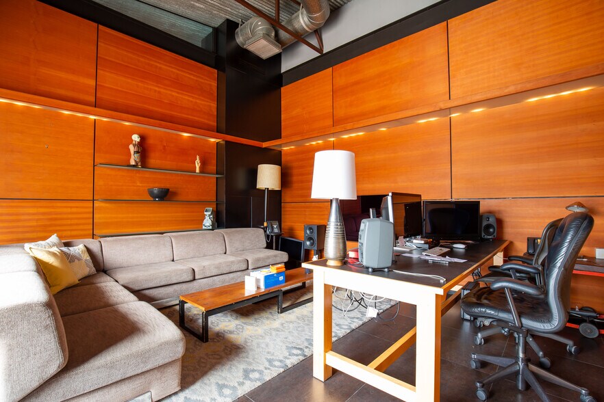 More Photos Of 891 Abbot Kinney Blvd, Venice Loft Creative Space For Sale