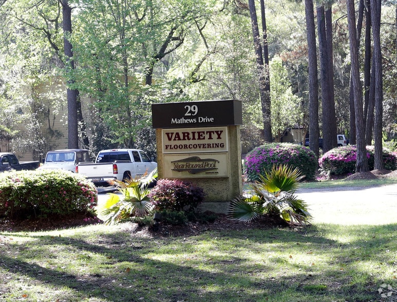 More Photos Of 29 Mathews Dr, Hilton Head Island Showroom For Lease