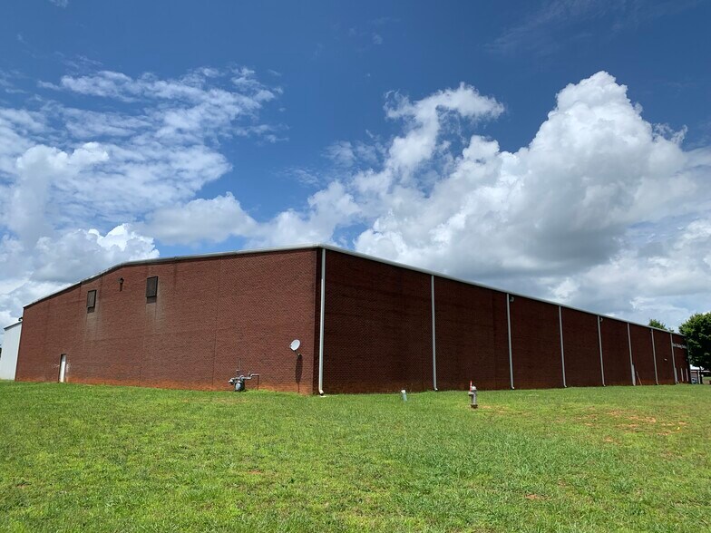 More Photos Of 4322 McBrayer Rd, Oakwood Warehouse For Lease