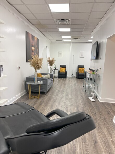 More Photos Of 3040 Highlands Pky, Smyrna Coworking Space