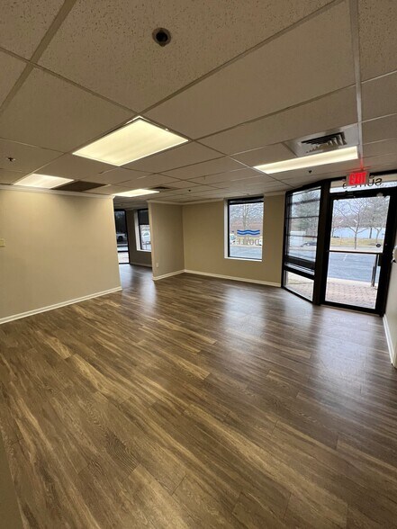 More Photos Of 10610 Iron Bridge Rd, Jessup Warehouse For Lease