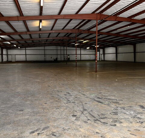 More Photos Of 21845 Hwy 57, Moscow Warehouse For Lease