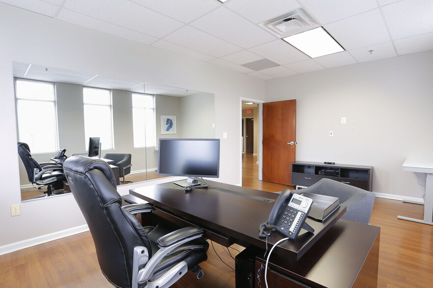 More Photos Of 19420 Golf Vista Plz, Leesburg Medical For Sale