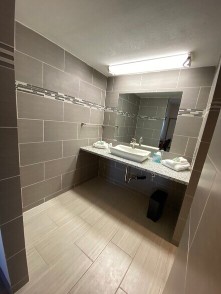 More Photos Of 18088 Highway 395, Lakeview Hospitality For Sale