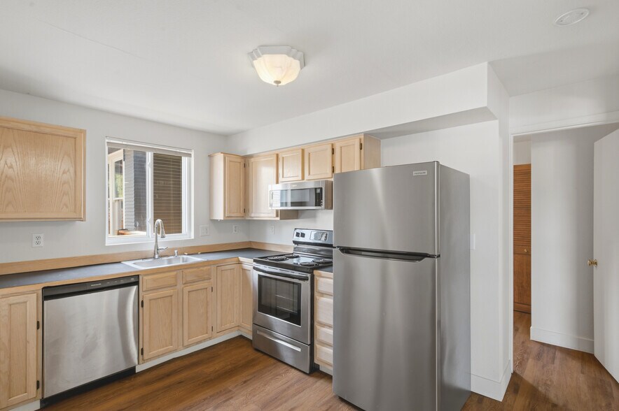More Photos Of 1 W Dravus St, Seattle Apartments For Sale