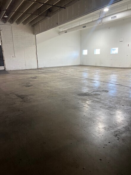 More Photos Of 7250 NW 41st St, Miami Warehouse For Lease