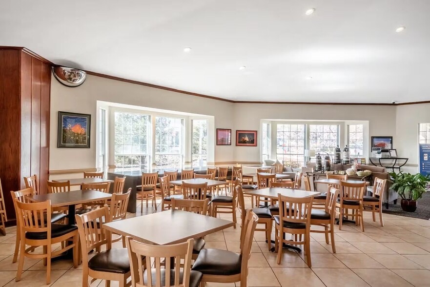 More Photos Of 555 Garden of the Gods Rd, Colorado Springs Hotel For Sale