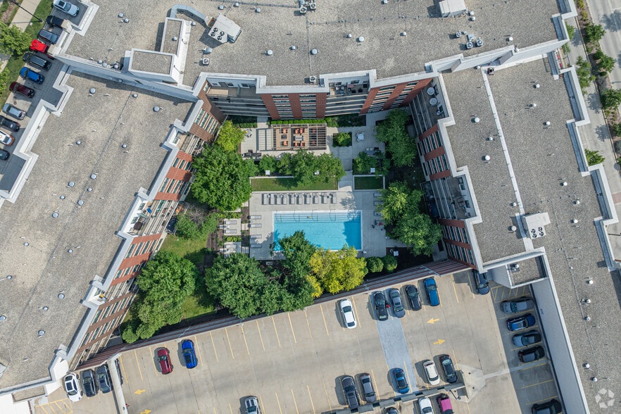 More Photos Of 9750 Crescent Park Cir, Orland Park Apartments For Lease