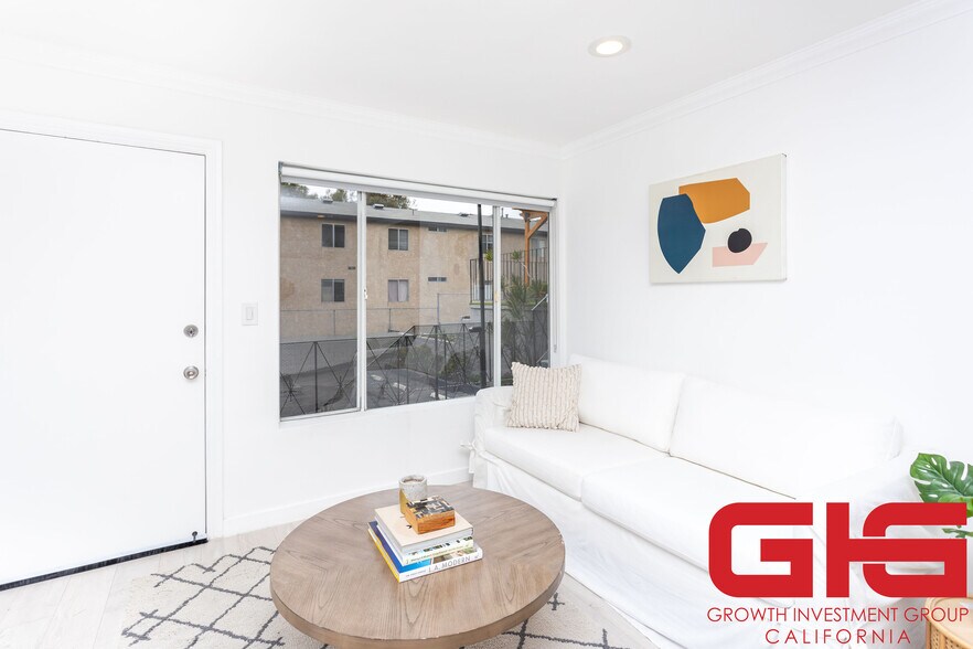 More Photos Of 376 N Avenue 57, Los Angeles Apartments For Sale