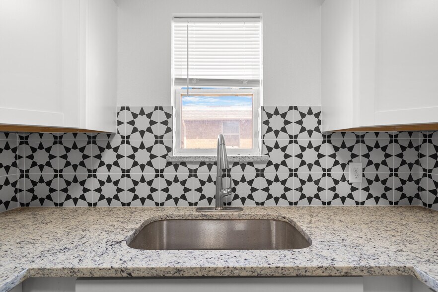 More Photos Of 2404 Louise St, Denton Multifamily For Sale