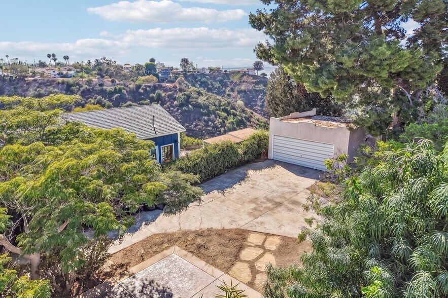 More Photos Of 3378 N Mountain View Dr, San Diego Apartments For Sale