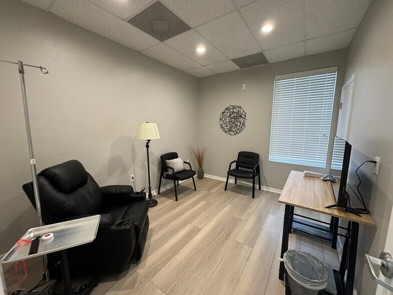 More Photos Of 3447 Pine Ridge Rd, Naples Medical For Sale