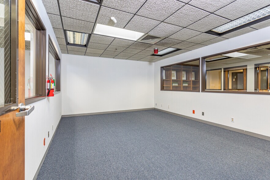 More Photos Of 132-142 W Verdugo Ave, Burbank Unknown For Lease
