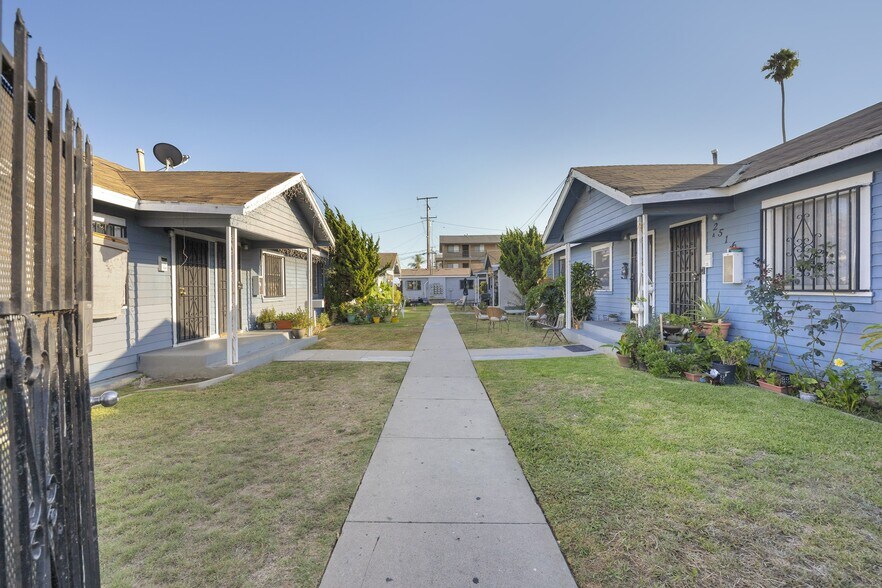 Primary Photo Of 2516 E Anaheim St, Long Beach Apartments For Sale