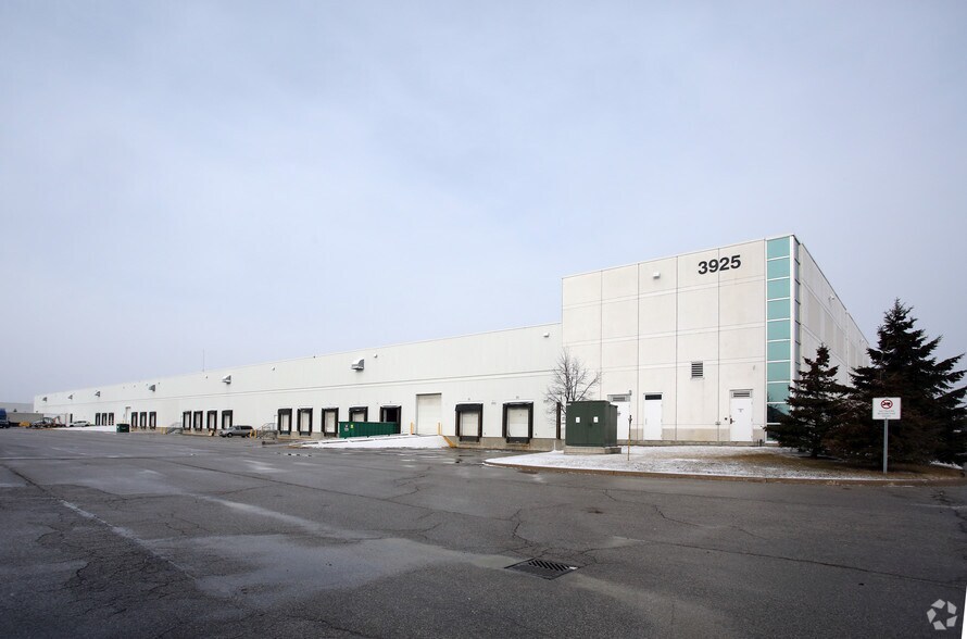 More Photos Of 3925 Steeles Ave E, Brampton Warehouse For Lease