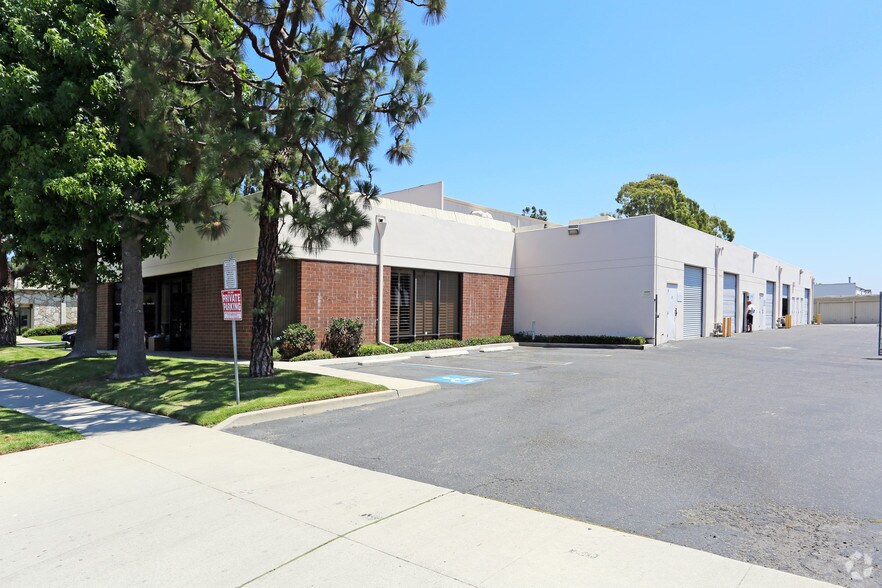 More Photos Of 881-899 Production Pl, Newport Beach Light Manufacturing For Lease