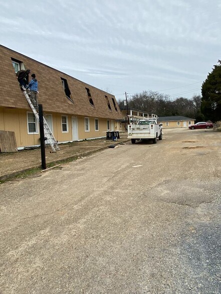 More Photos Of 2553 Lower Wetumpka Rd, Montgomery Apartments For Sale