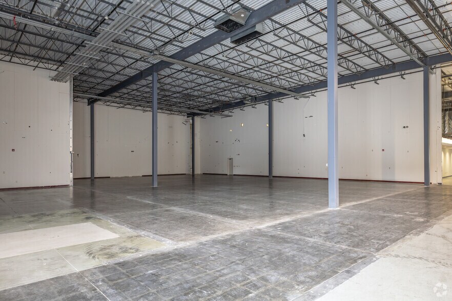 More Photos Of 3030 Lexington Ave S, Eagan Light Manufacturing For Lease