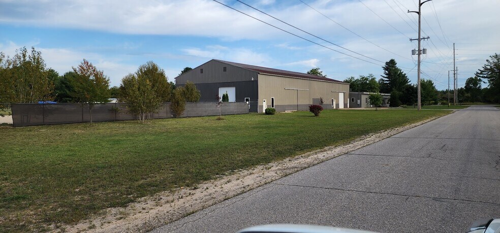 More Photos Of 601 Hyde St, Kalkaska Warehouse For Sale