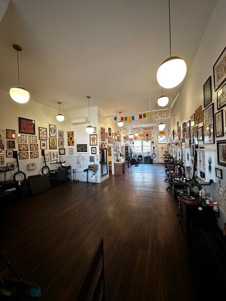 More Photos Of 5900-5908 N Figueroa St, Los Angeles General Retail For Sale