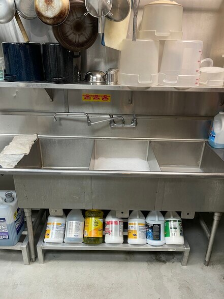 More Photos Of 3845 Jasmine Ave, Culver City Storefront Retail Residential For Lease