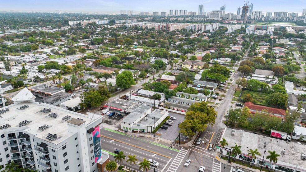 More Photos Of 308 N Federal Hwy, Hallandale Beach Storefront Retail Office For Sale