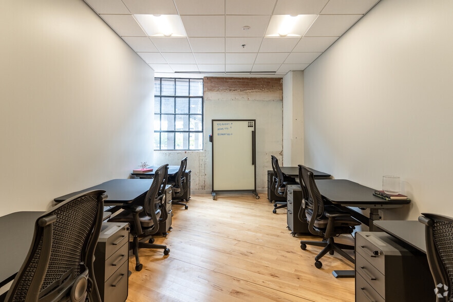 More Photos Of 603 Munger Ave, Dallas Office For Sale