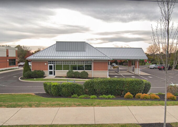 More Photos Of 1600 Sumneytown Pike, Lansdale Bank For Lease