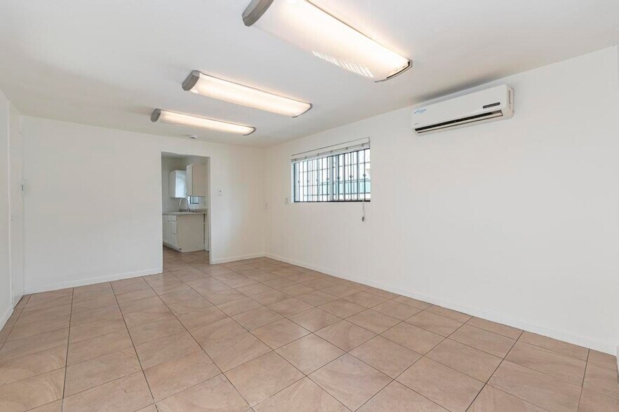 More Photos Of 31 Fulton Ave, Pasadena Light Manufacturing For Sale