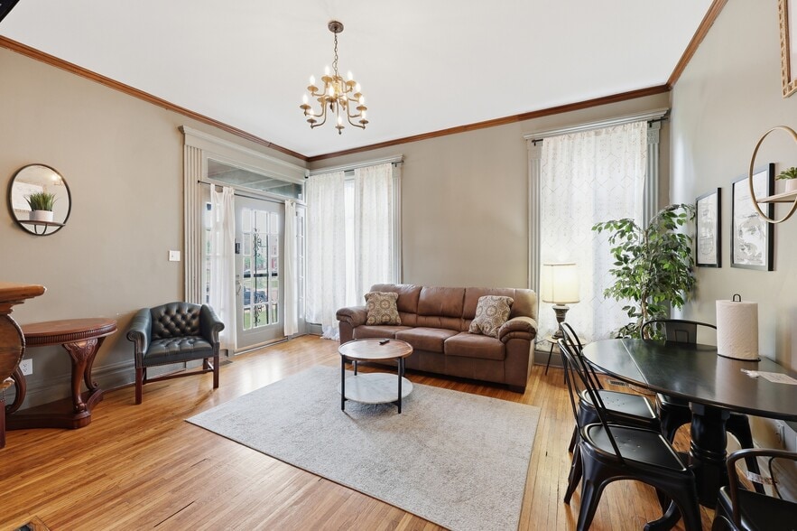 More Photos Of 83 Wilson Ave, Columbus Hospitality For Sale