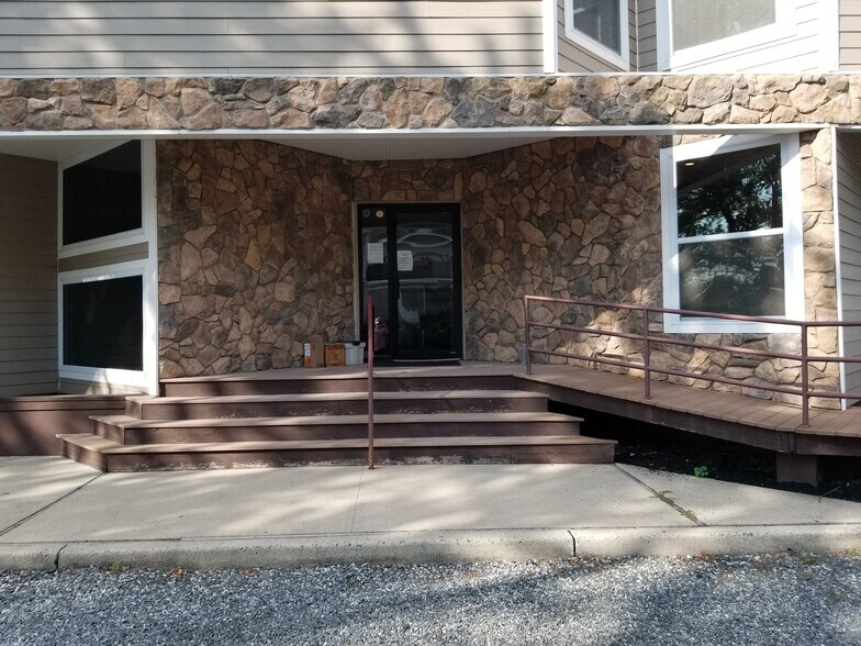 More Photos Of 241 Maple Ave, Red Bank Medical For Lease