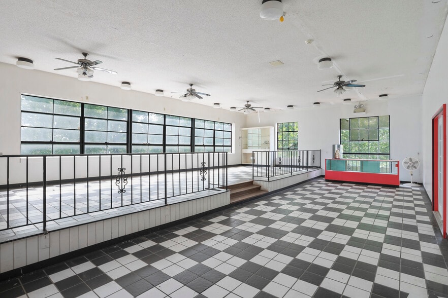 More Photos Of 144 Runnymeade rd, Bunker Hill Specialty For Sale