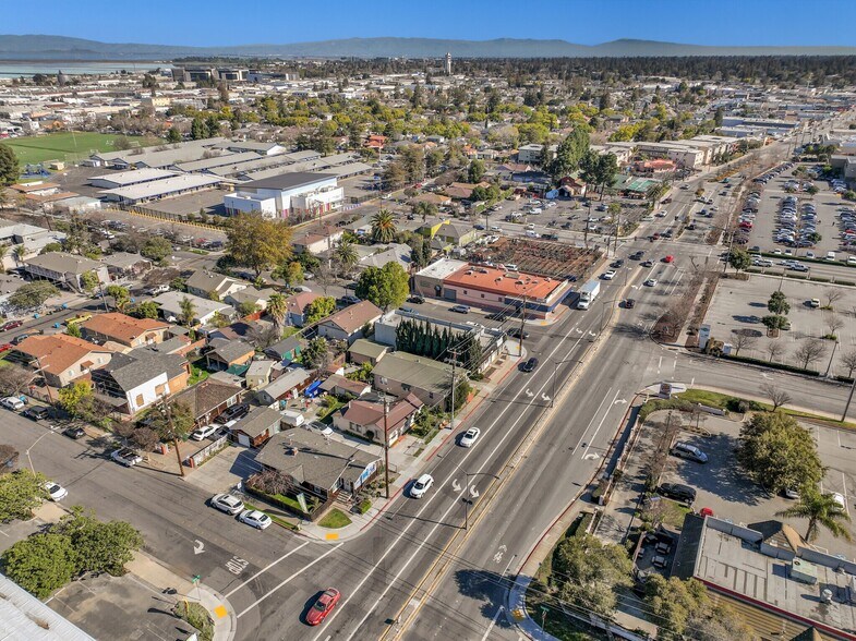 More Photos Of 2127 Middlefield Rd, Redwood City Industrial For Sale